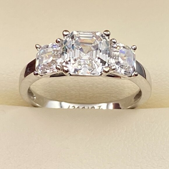 SW 14K White Gold Ring Sz. 6 - 3 x Cubic Zirconia Asscher Cut - 2.86 gm, 2.71 ct - Picture 1 of 16
